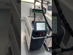 Ενεργειακή πυκνότητα έως και 120 J/Cm2 Λαζερική μηχανή αποτρίχωσης για τύπους δέρματος I-VI